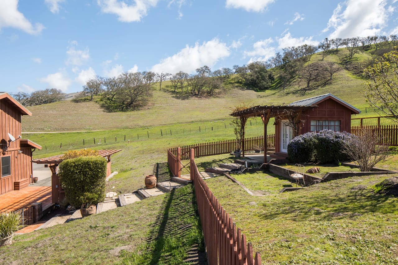 Steinbeck Country Living - 556 Corral de Tierra Road