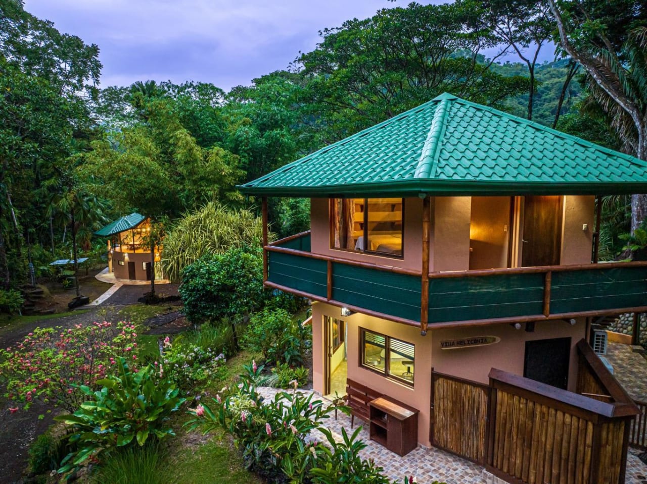 Uvita, Jungle Retreat Center on the Uvita River. Private and 17 Acres