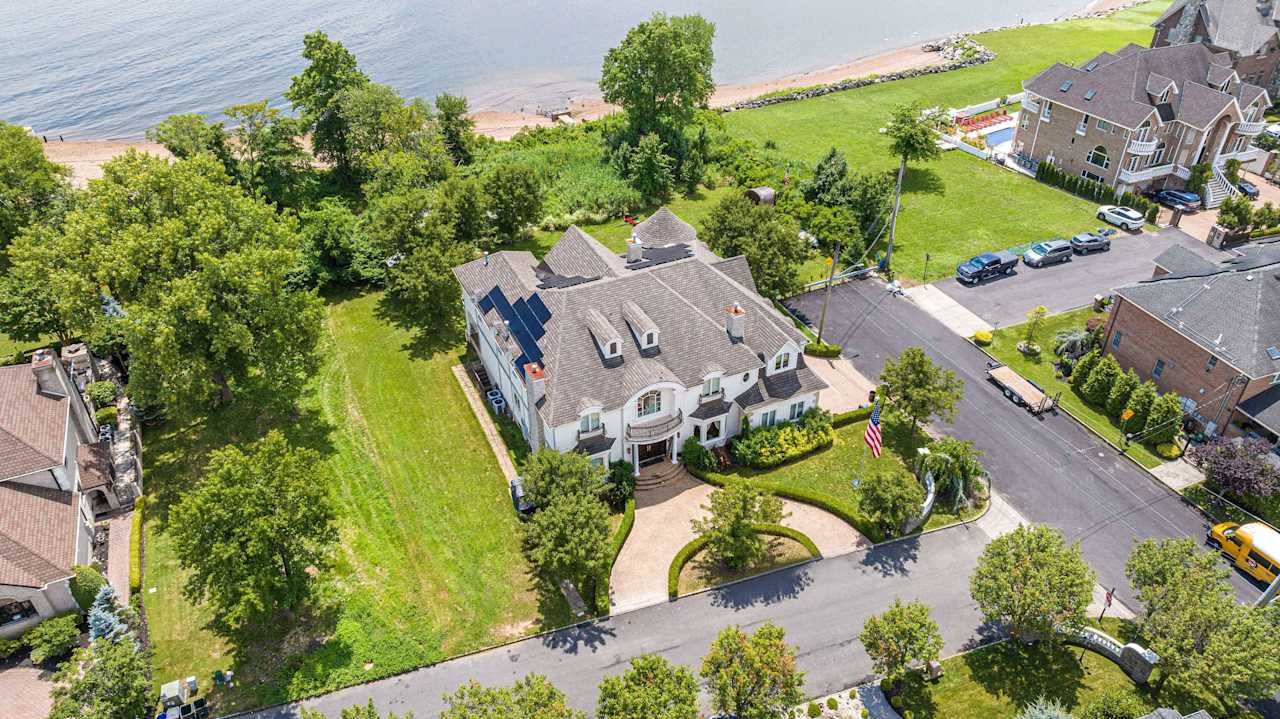 Welcome home to 14 Ottavio Promenade, Tottenville Staten Island #hometour