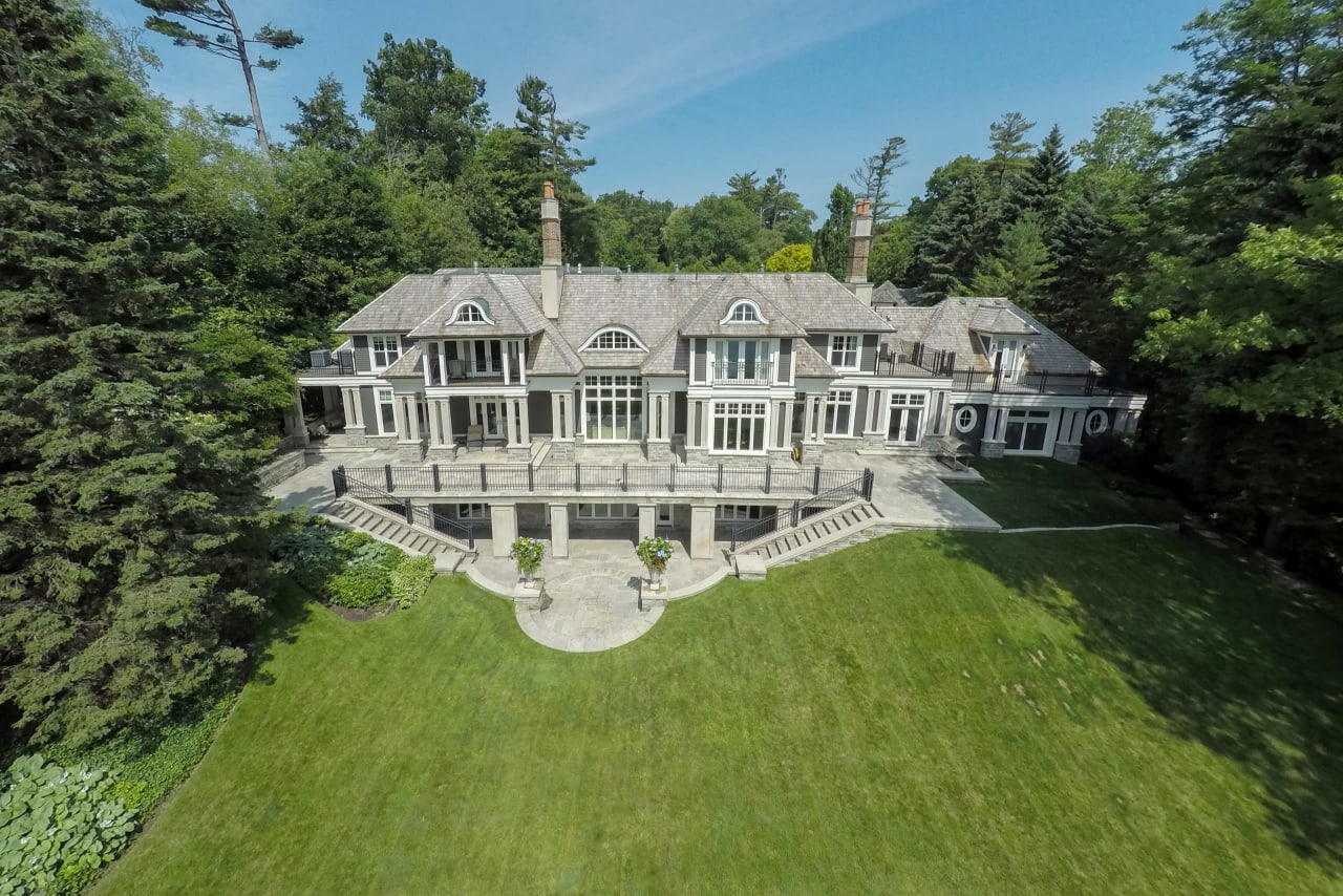 32 Holyrood Avenue Oakville, ON L6K 2V3 Goodale Miller Team