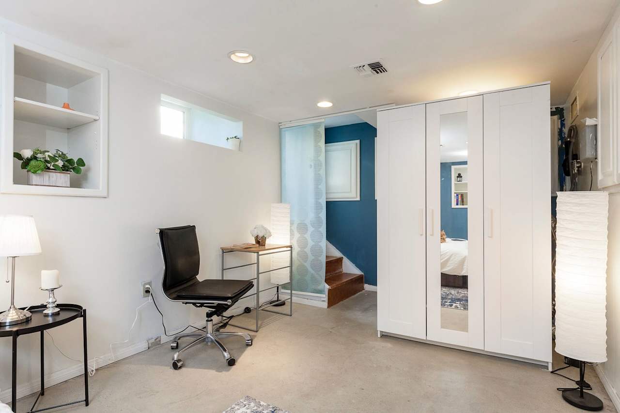 3430 MONTROSE Avenue