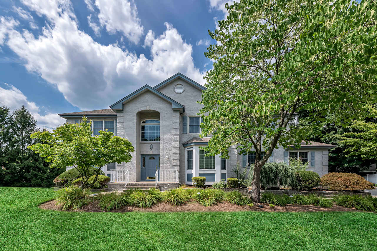 Paramus, NJ Homes For sale in Paramus Till Horkenbach Real Estate Agent