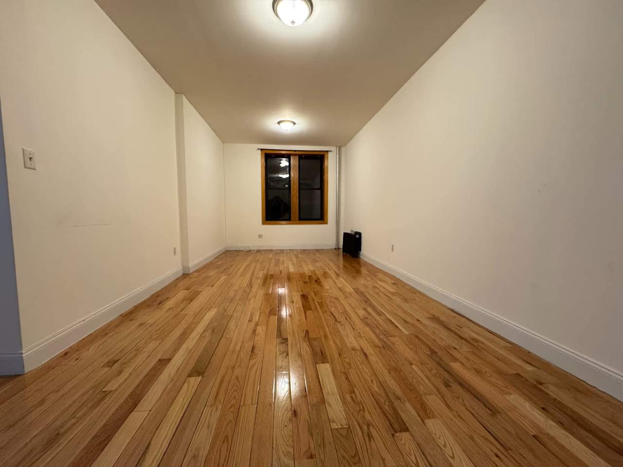 STREET Nicholas AVENUE