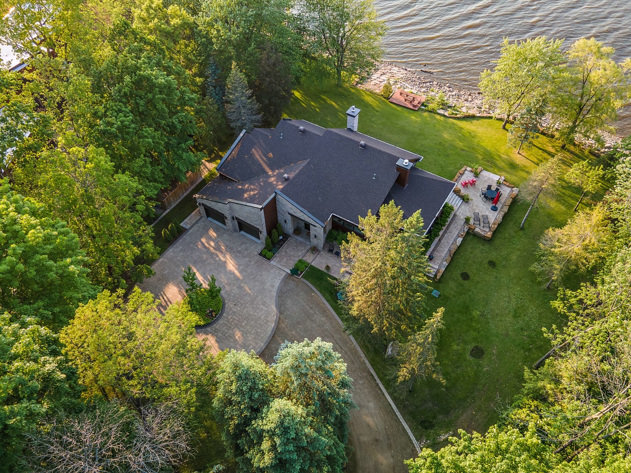 91 Chemin de L'Ile, L'ÎleCadieux, QC Monique Assouline Montreal