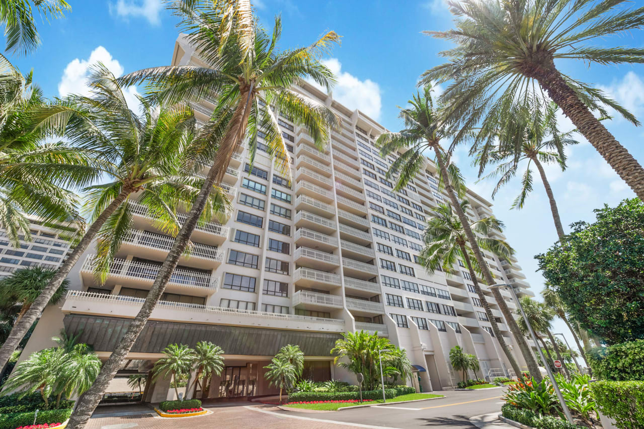 JUST LISTED | EXPERIENCE LUXURY LIVING AT 1 GROVE ISLE