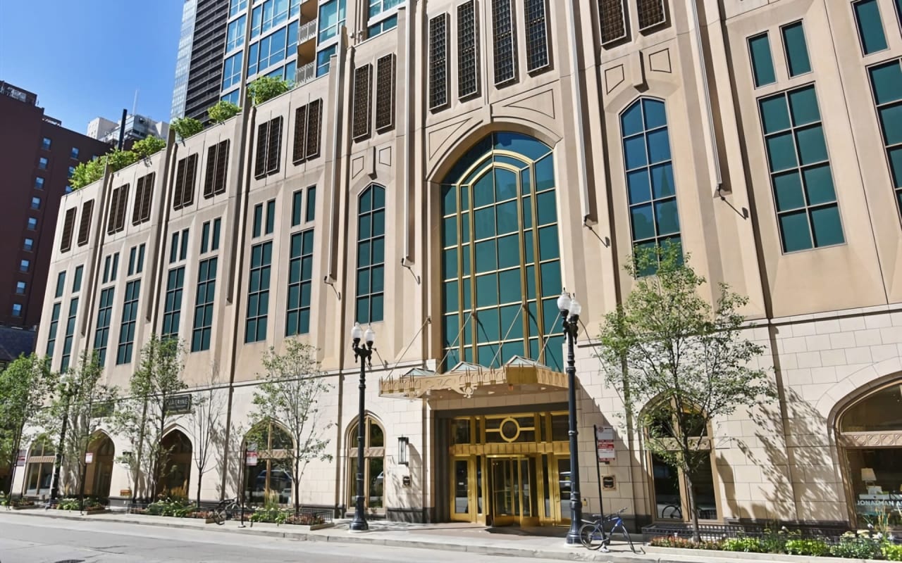 Chezi Rafaeli Chicago Real Estate Agent