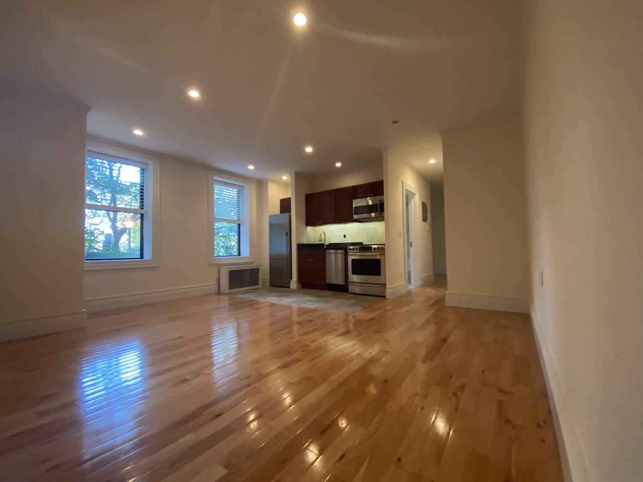 STREET Nicholas AVENUE