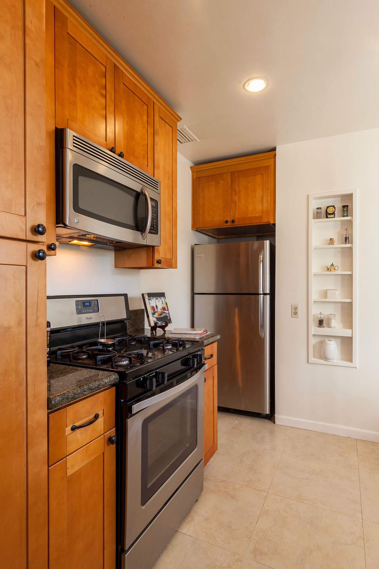 3430 MONTROSE Avenue