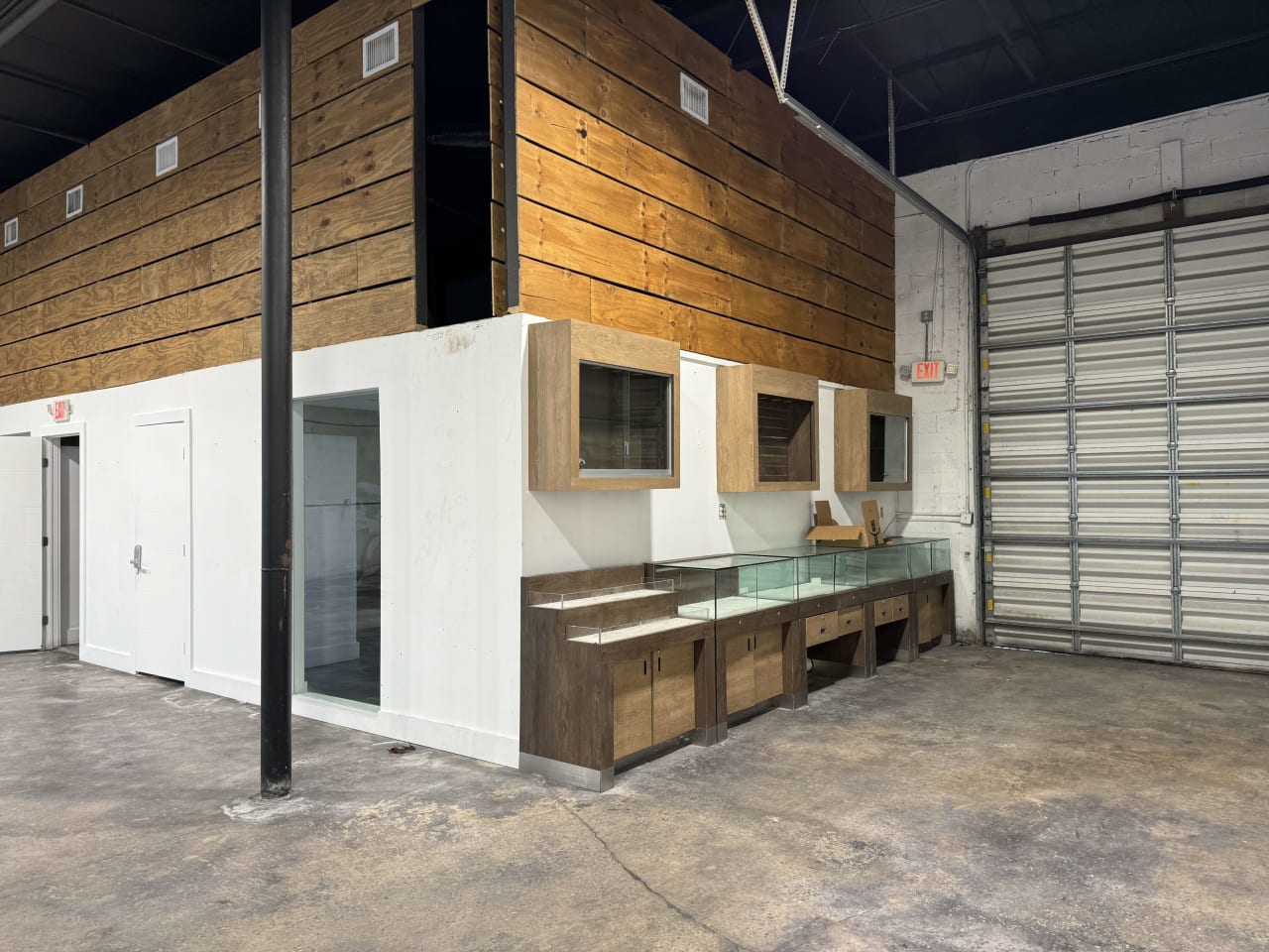 Fully A/C Warehouse For Lease in Doral 