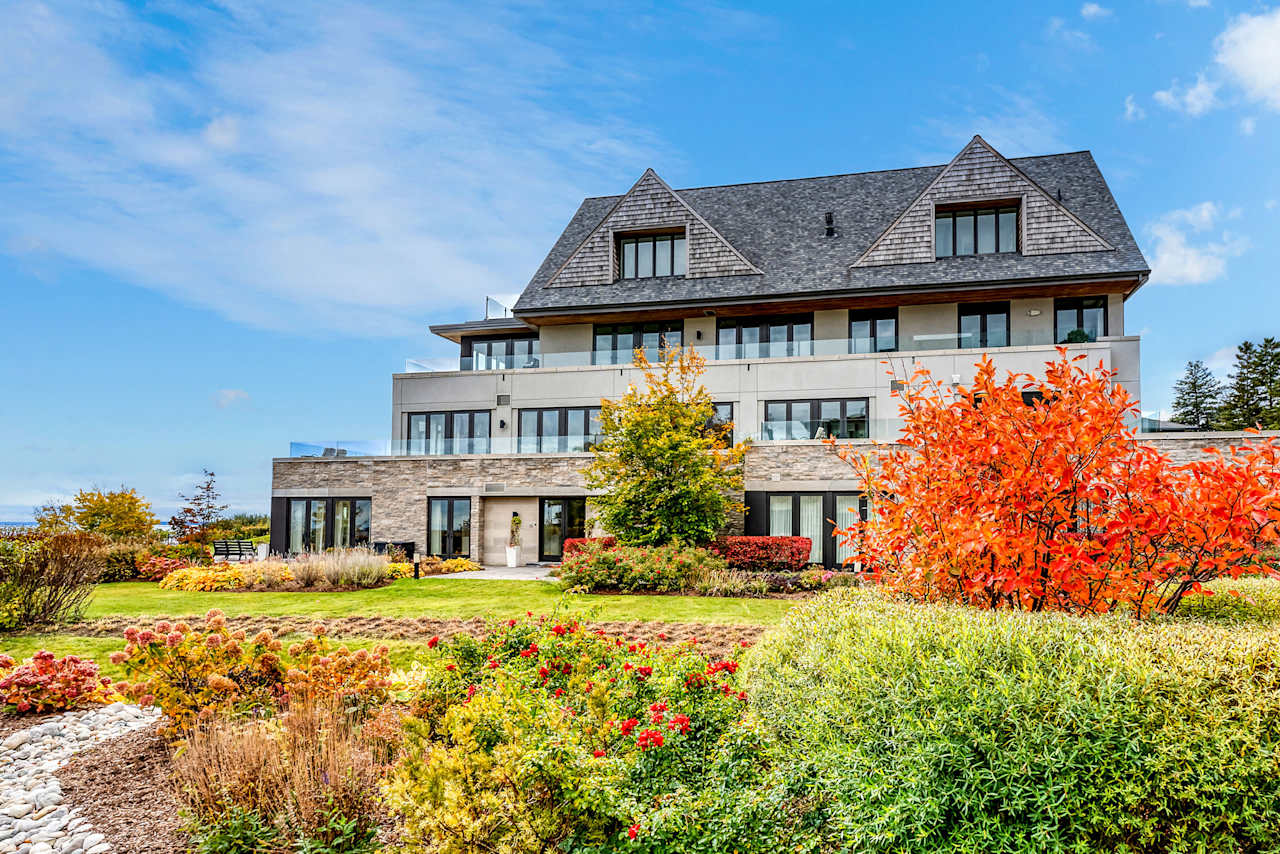 10 Maple Grove Drive Unit 11 Oakville, ON L6J 0E1 Goodale Miller Team