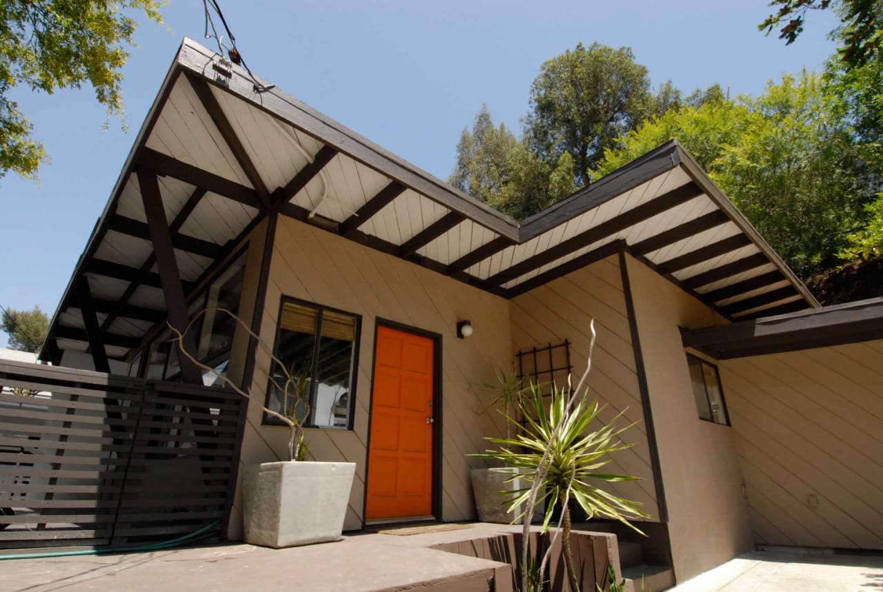 4252 DIVISION Street