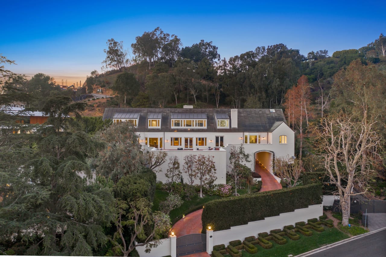 Choatedesigned 1989 Danish farmhouse in Brentwood Steve Sawaii