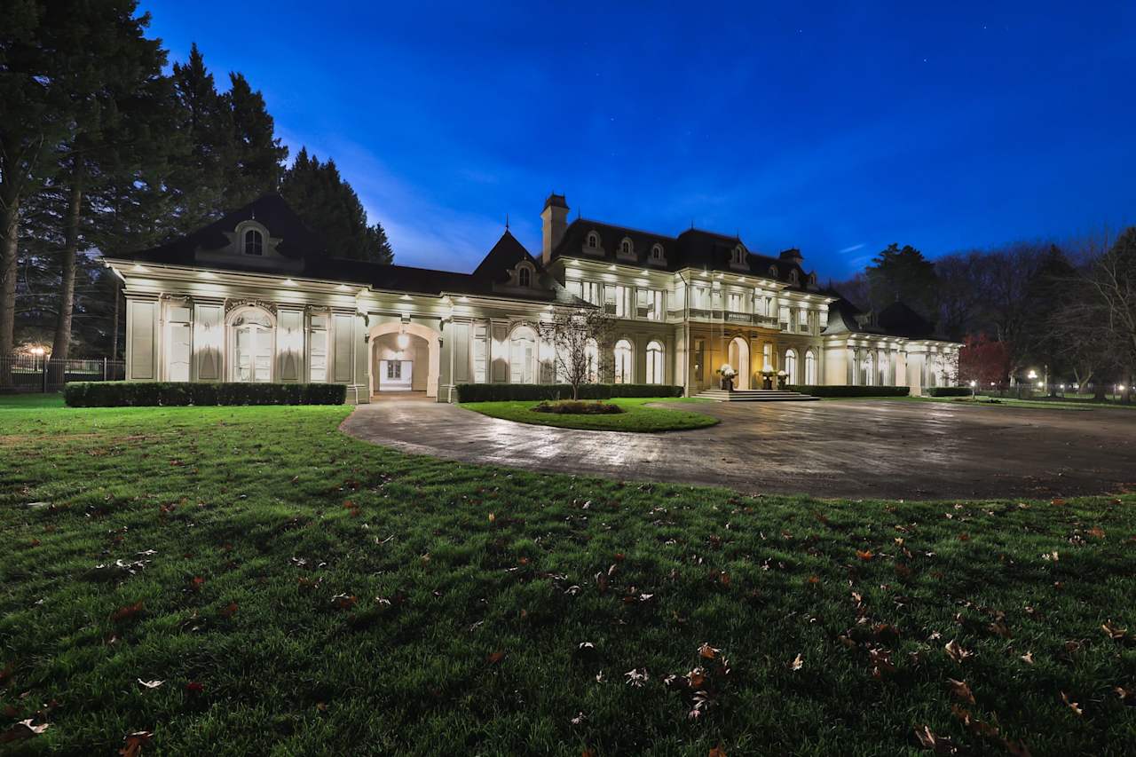 2275 Doulton Mississauga Mansion Invidiata