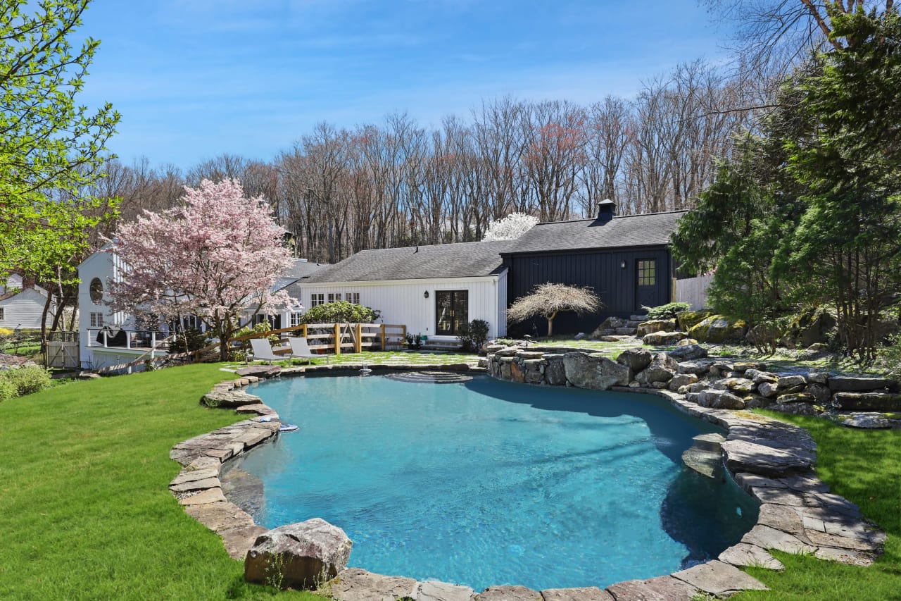 245 Upper Shad Road, Pound Ridge NY, 10576