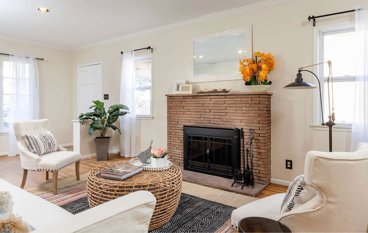 3430 MONTROSE Avenue