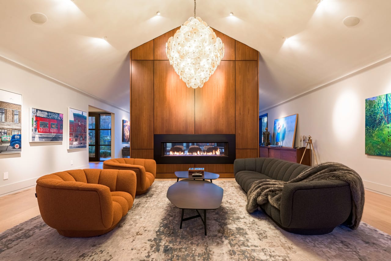 Iconic Mid-Century Modern