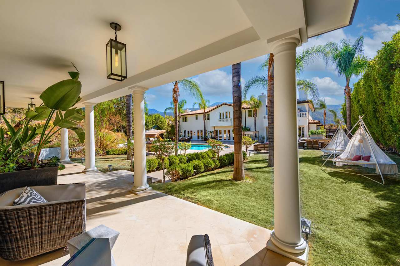 25043 Abercrombie Ln Jeff Biebuyck & Dana Olmes Luxury Homes Calabasas Real Estate Agents