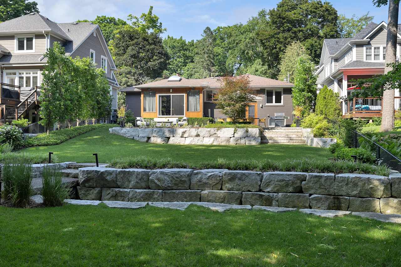 54 Holyrood Avenue Oakville, ON L6K 2V3 Goodale Miller Team