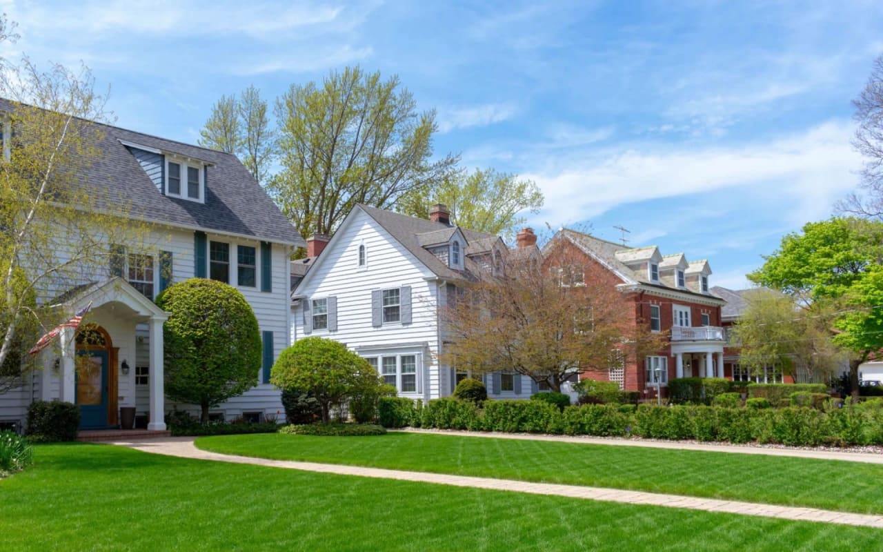 Follow These 5 Tips to Find Your Perfect Home in the River Oaks Neighborhood