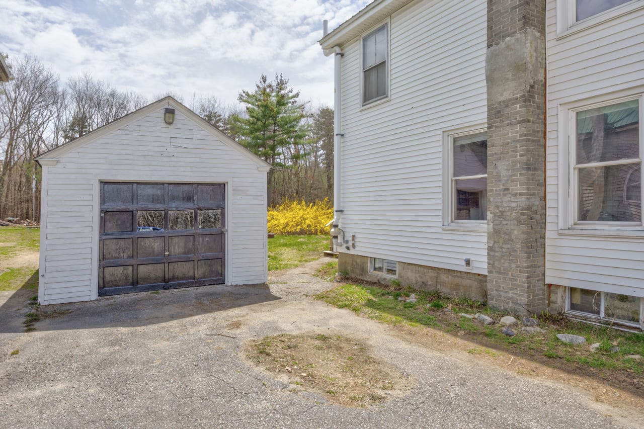 Home For Sale in Standish, Maine 57 Chadbourne Road Tomazin Goff