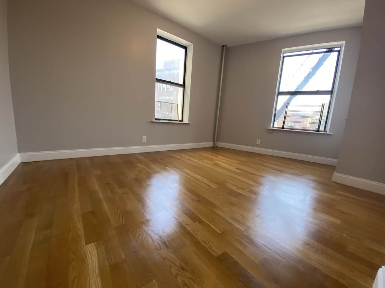 STREET Nicholas AVENUE