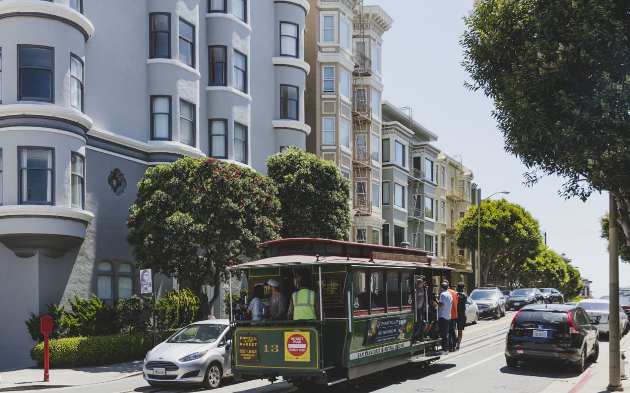 Russian Hill Neighborhood Guide