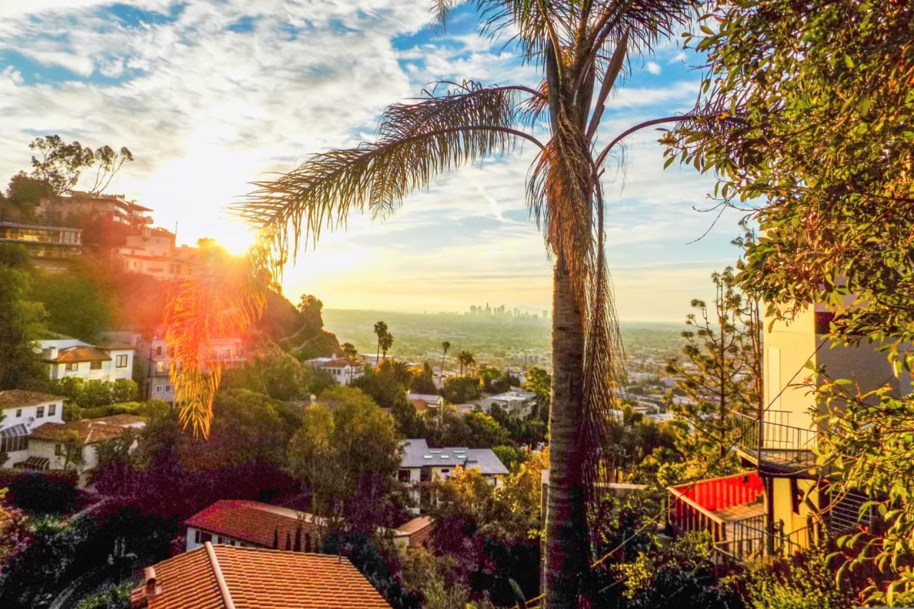 7 Reasons Why People Love Living in Hollywood Hills