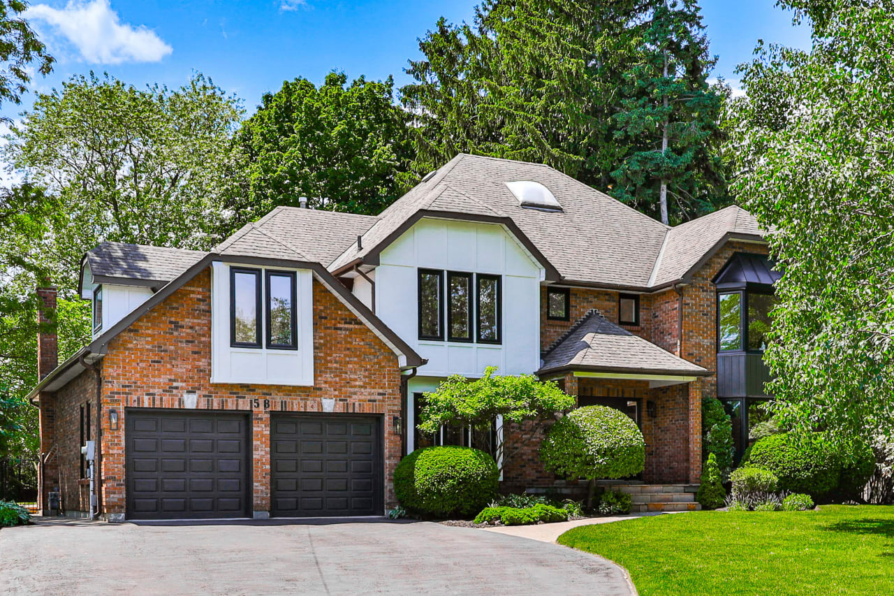 Elegant Luxury Living in Southeast Oakville