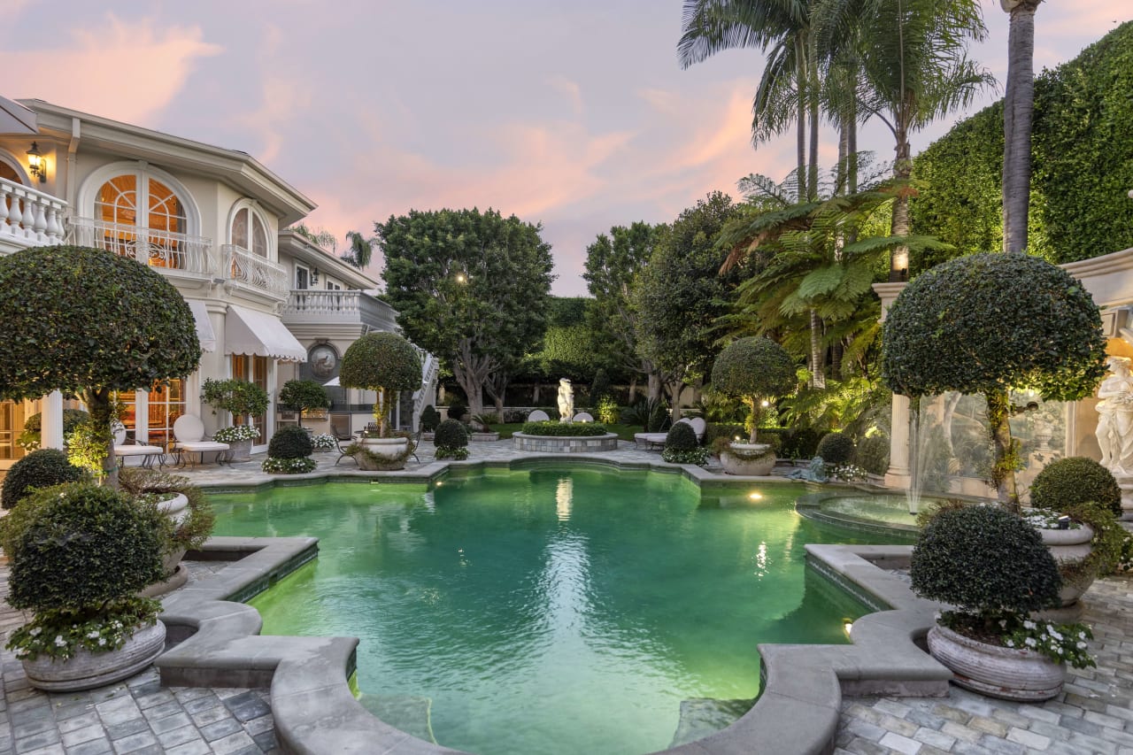 815 Cord Cir, Beverly hills