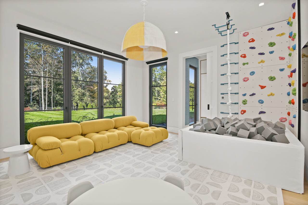 Ellen Mosher Greenwich Real Estate Agent, CT