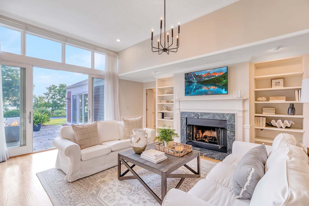 Understanding The Difference Between Personal Property vs. Fixtures