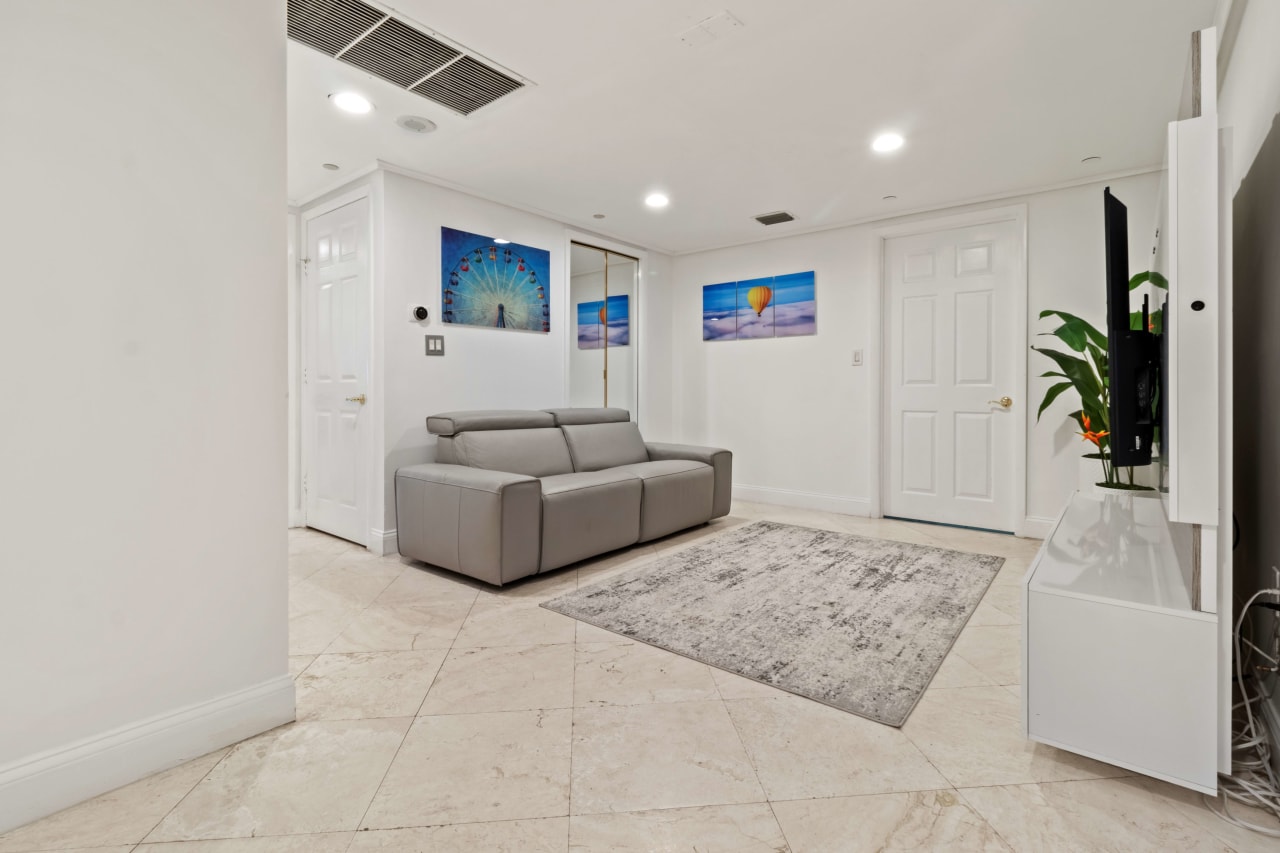 18671 Collins Ave #202, Sunny Isles Beach, FL, 33160