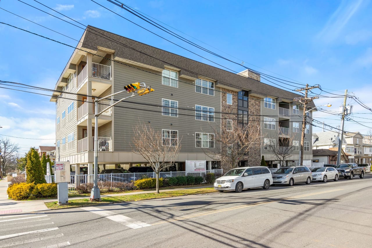 Firsttime homeowners options in Real Estate Condos for sale! New