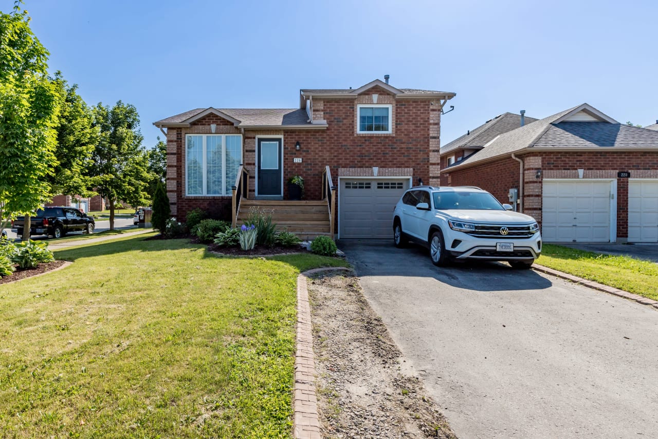 SOLD; Pictures Speak For Themselves Barry Cohen Homes