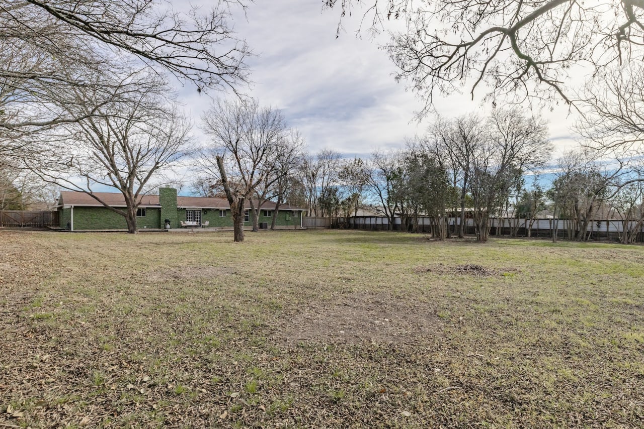 Dog friendly mid-century 1-story home near Domain