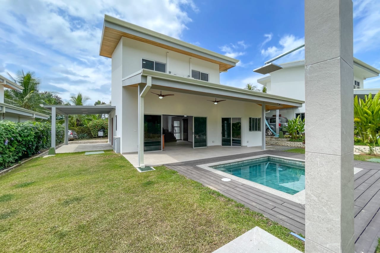 Low-Maintenance 3-Bedroom Villa With Pool & Peaceful Terraza On Calle Buganvillea In Ojochal Costa Rica