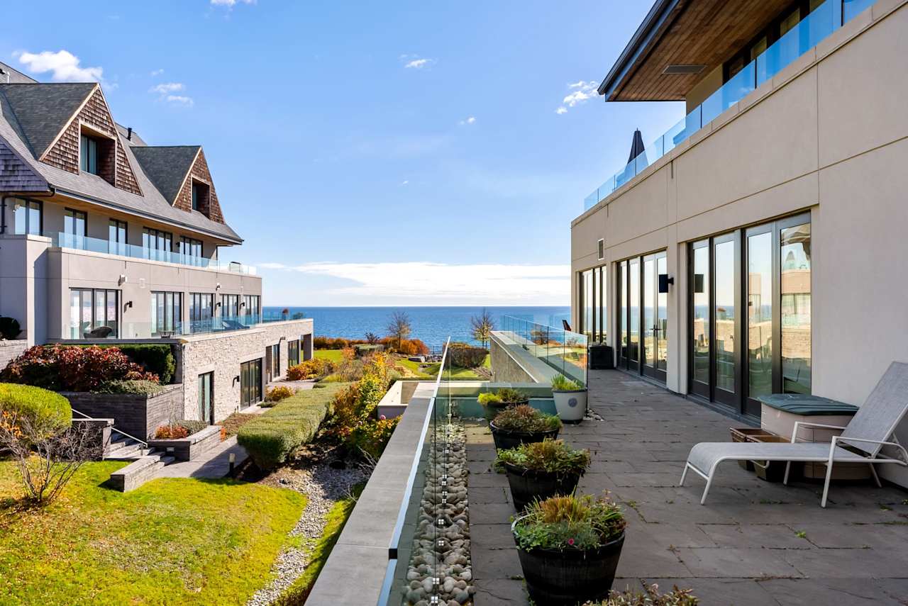 Luxury Lakefront Condominium 10 Maple Grove Unit 26