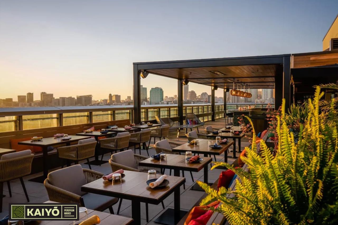 20 Top-Notch Rooftop Bars and Restaurants Around the Bay Area