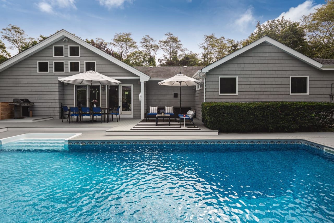 3 North Quarter Road Westhampton, NY 11977 4 Beds