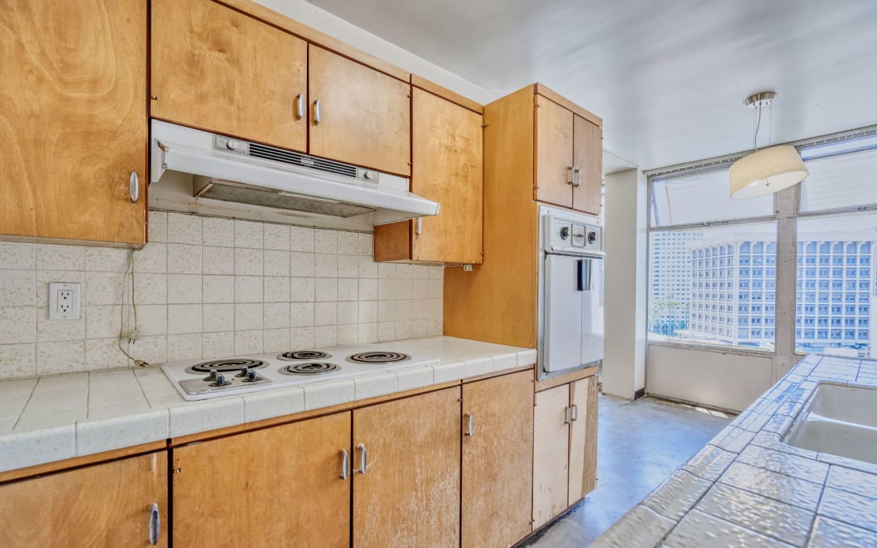 100 Atlantic Avenue Unit: 915