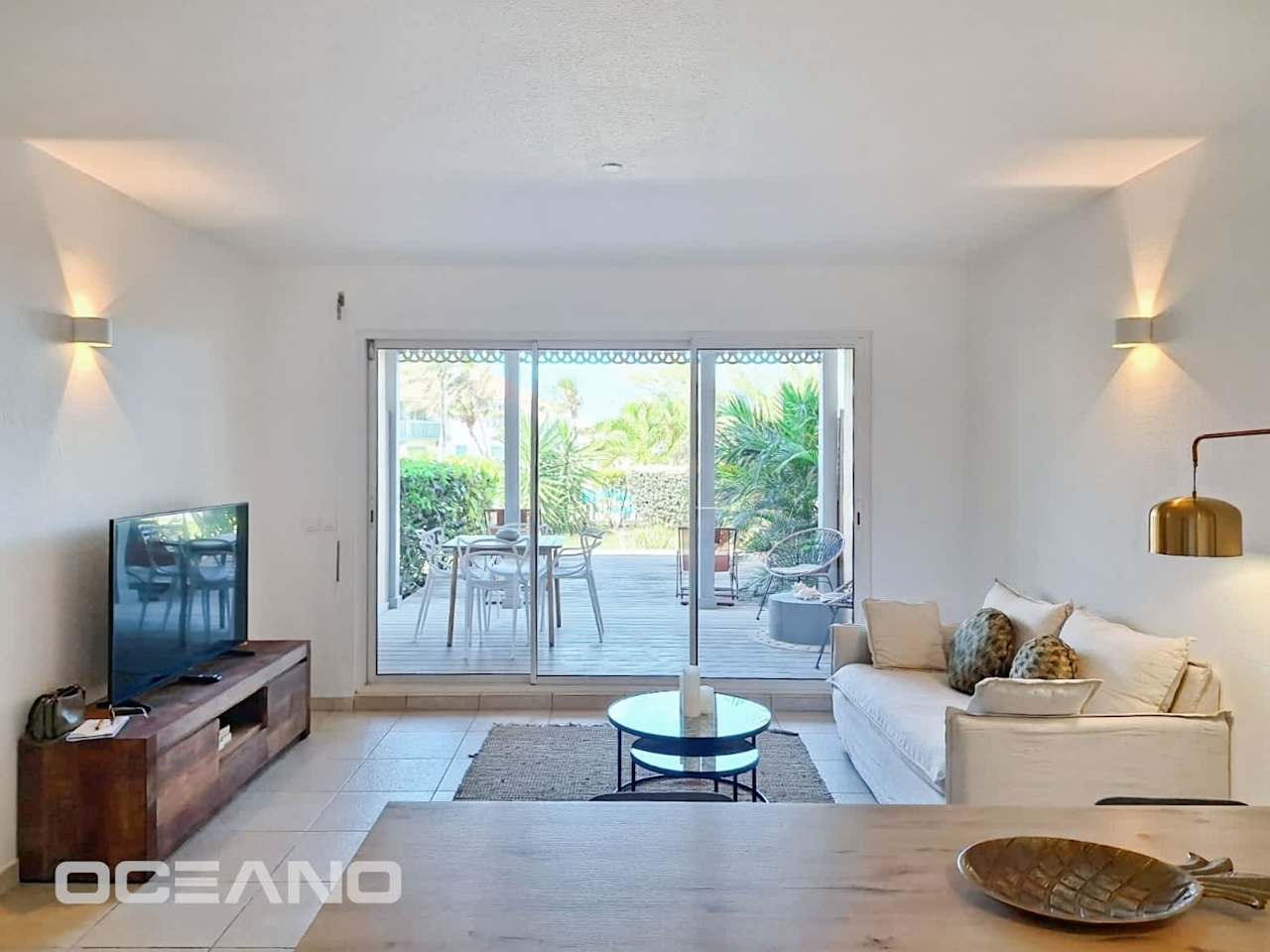 Gorgeous One-Bedroom condo - Facing the Beach at Orient Bay