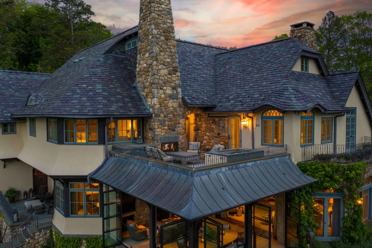 617 Croton Lake Rd Bedford Corners, NY Compass Greater NY Brian