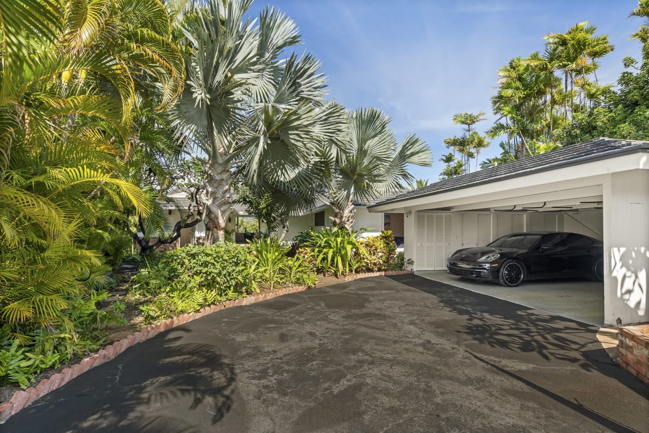 4345 Papu Circle, Honolulu HI 96816