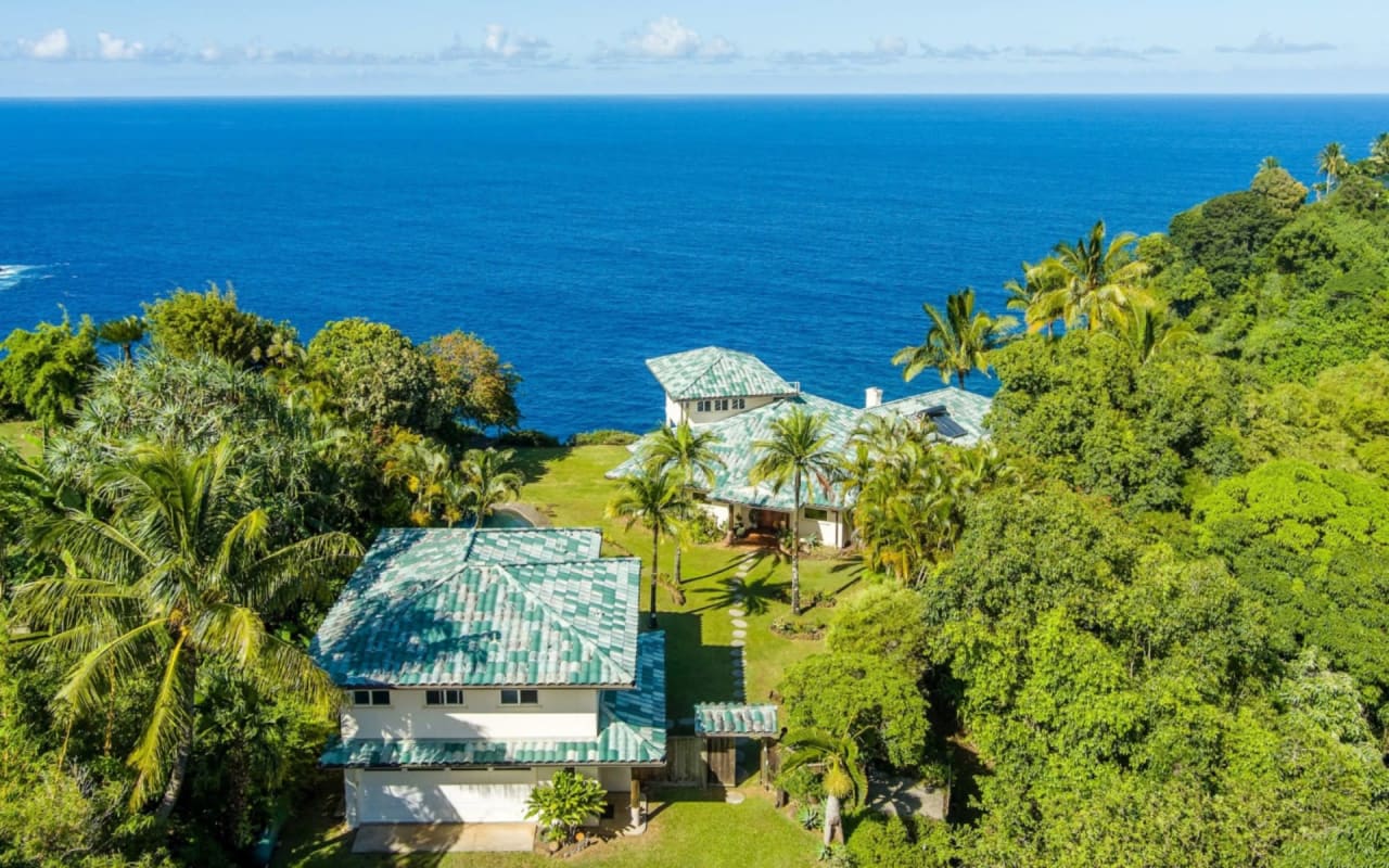 Amber Lee and Stephen Cipres of Corcoran Pacific Properties Sell Oceanfront Maui Sanctuary for $2.775 Million