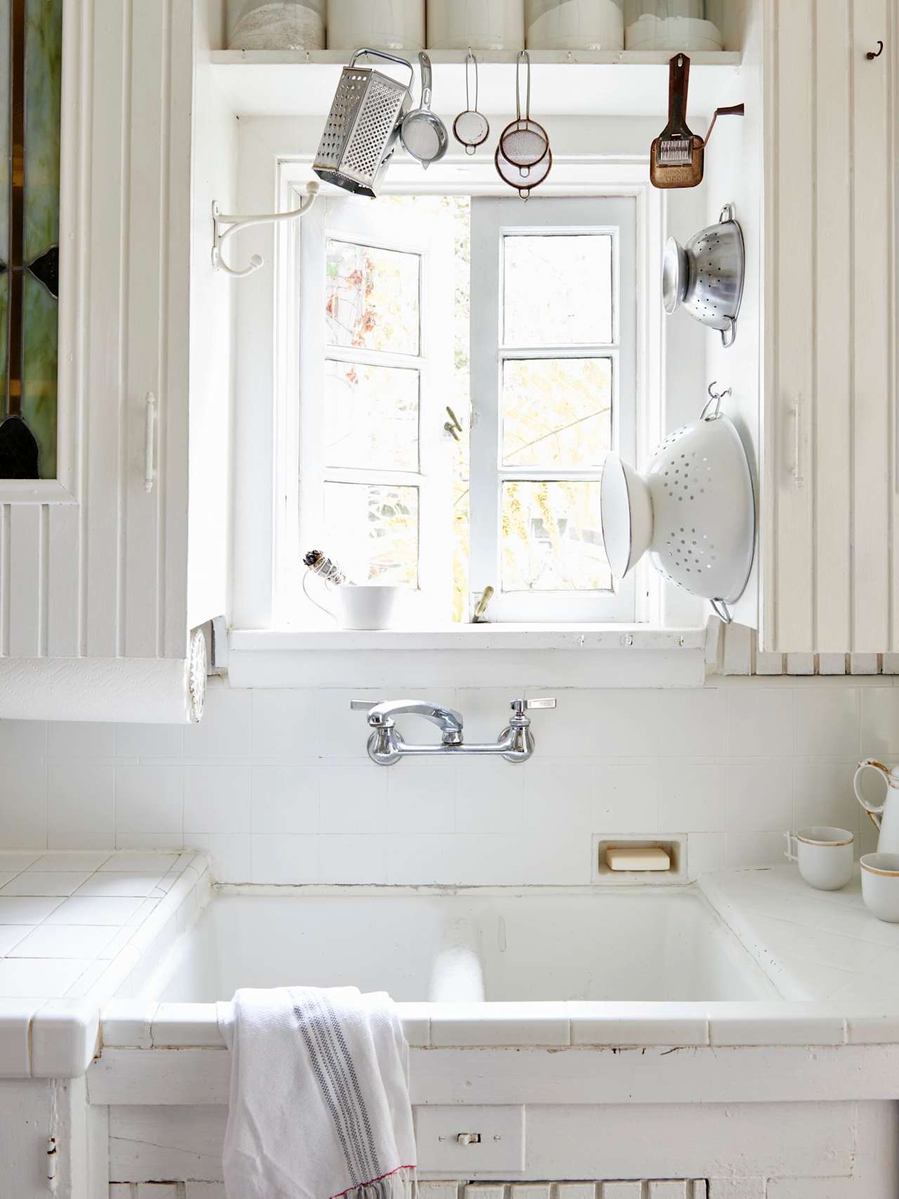 8805 LOOKOUT MOUNTAIN Avenue