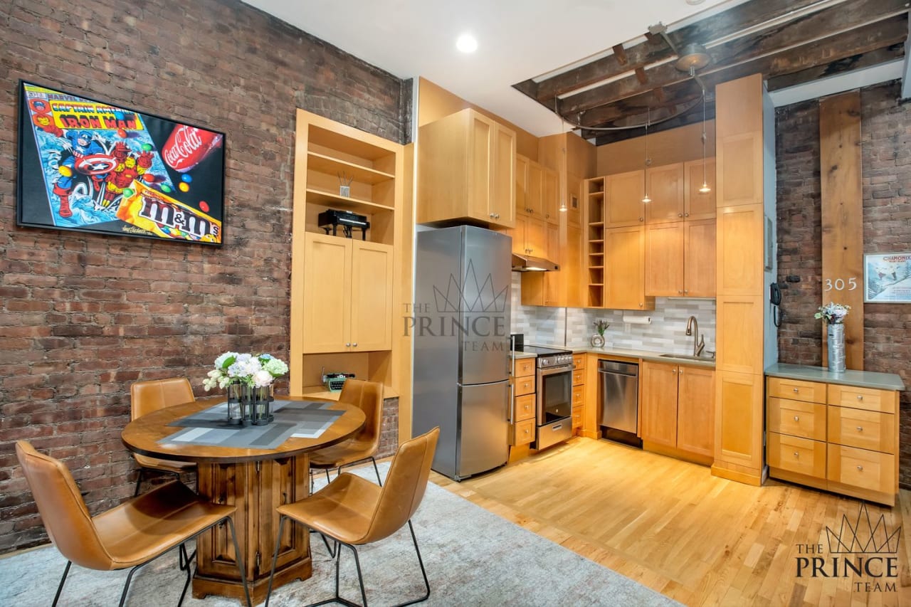 23 East 10th Street, Unit 305