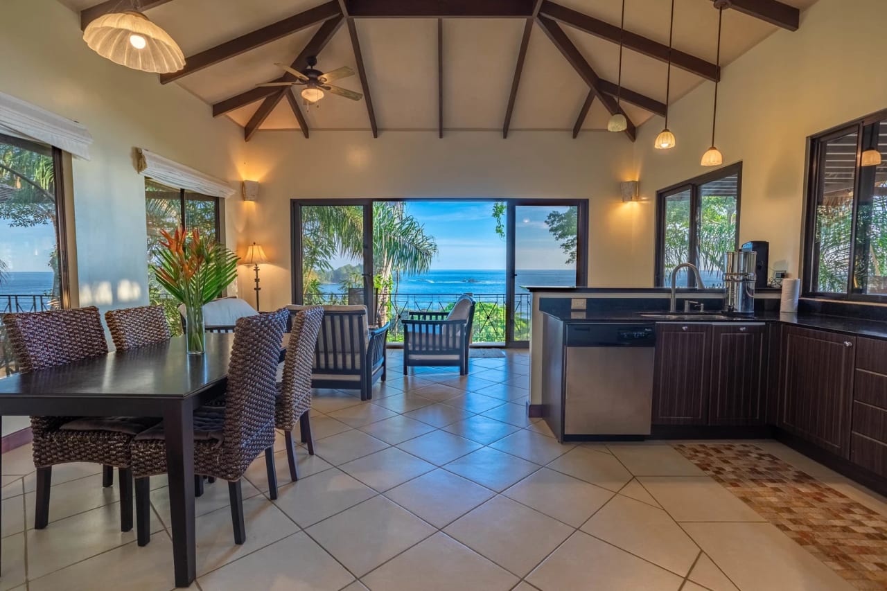 Casa Rinvia Ocean Views In Gated Community