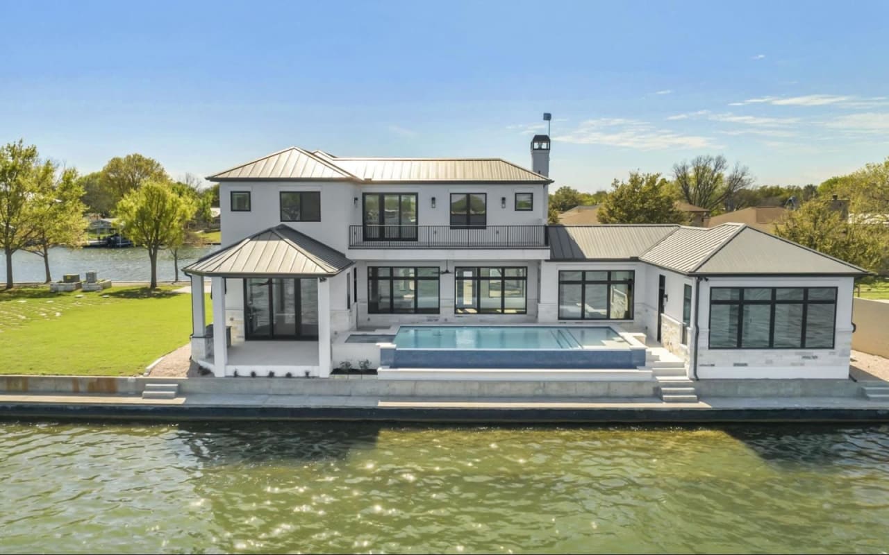 Reasons to Invest in Lake LBJ Waterfront Homes