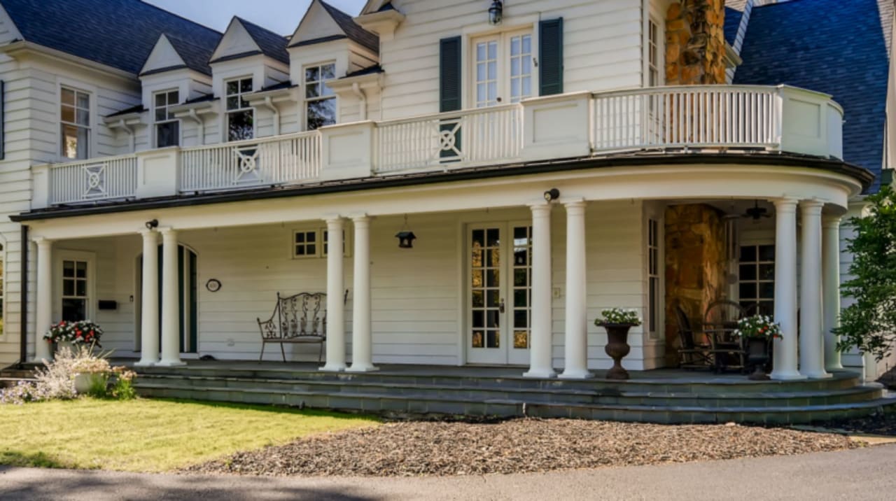 Featured Property 600 Woodland Ave in Hinsdale Real Estate + Home