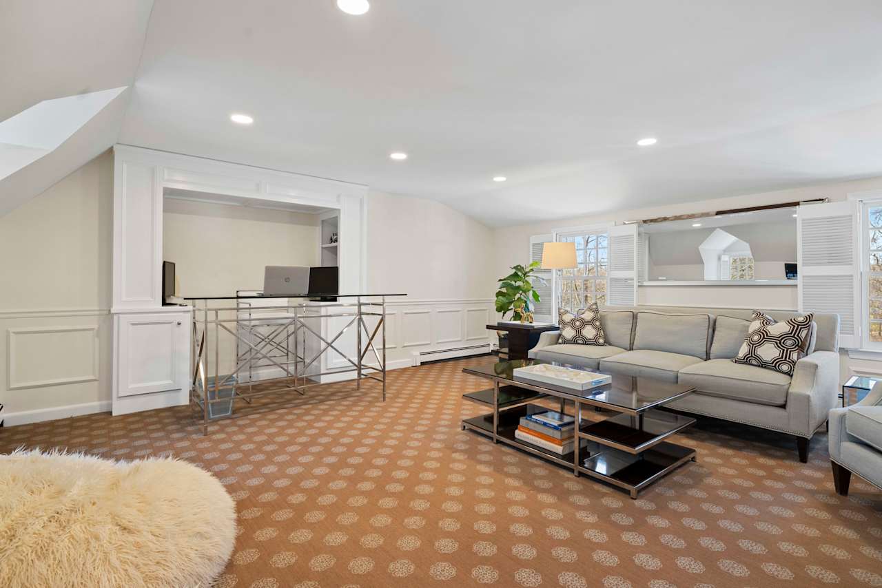 81 Coventry Lane, Fairfield Private Exclusive Veronica Monahan